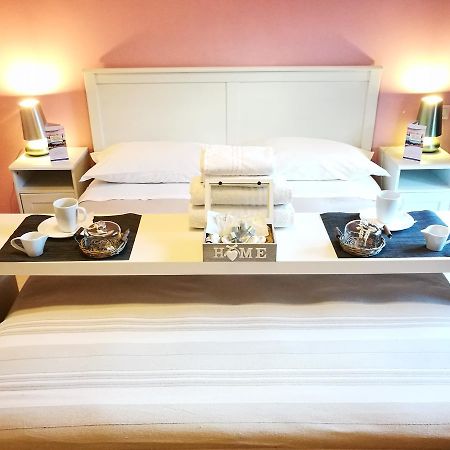 Antica Aria Di Roma Bed and Breakfast Esterno foto
